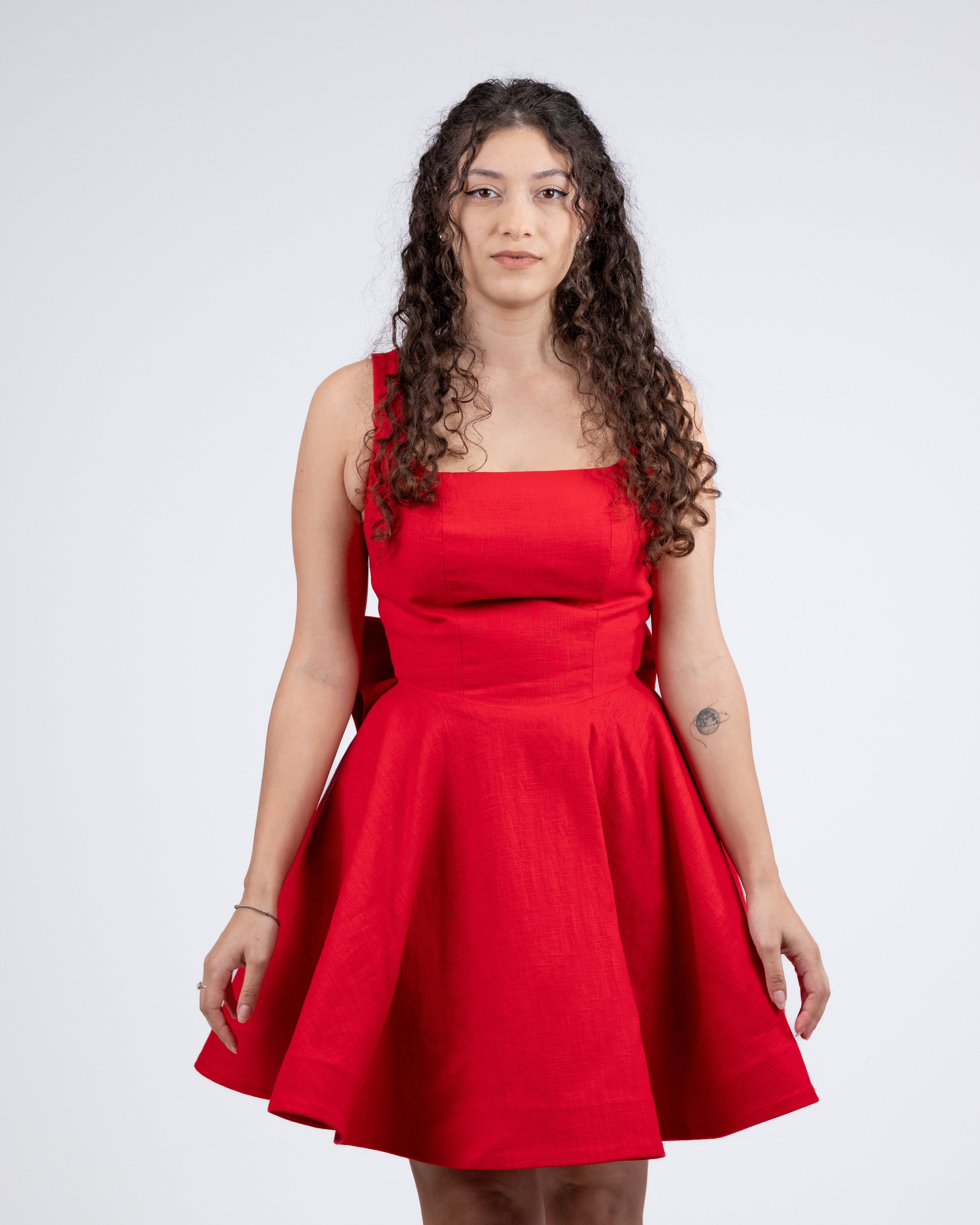 Vestido Curto com Laço