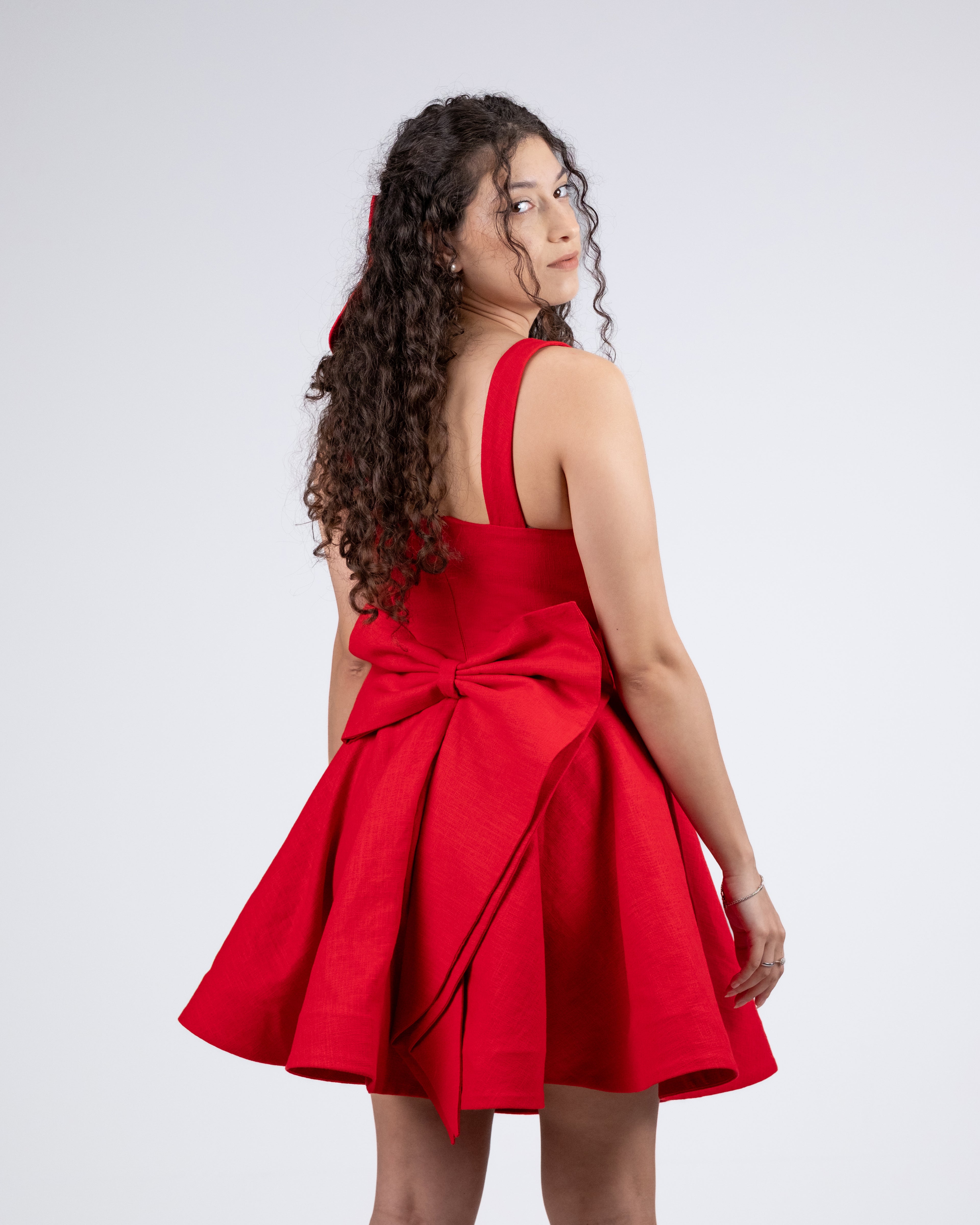 Vestido Curto com Laço