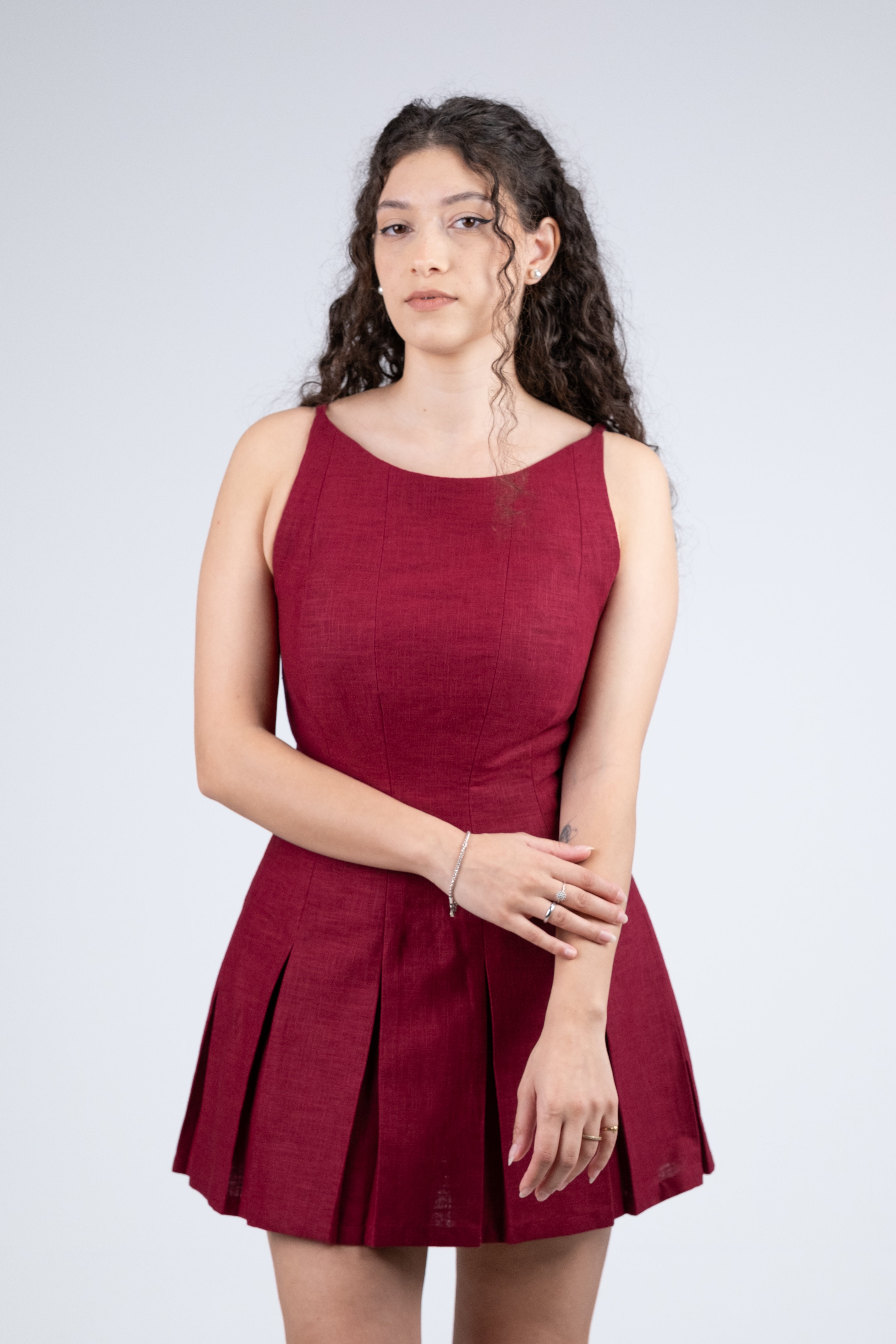 Vestido Curto com Pregas