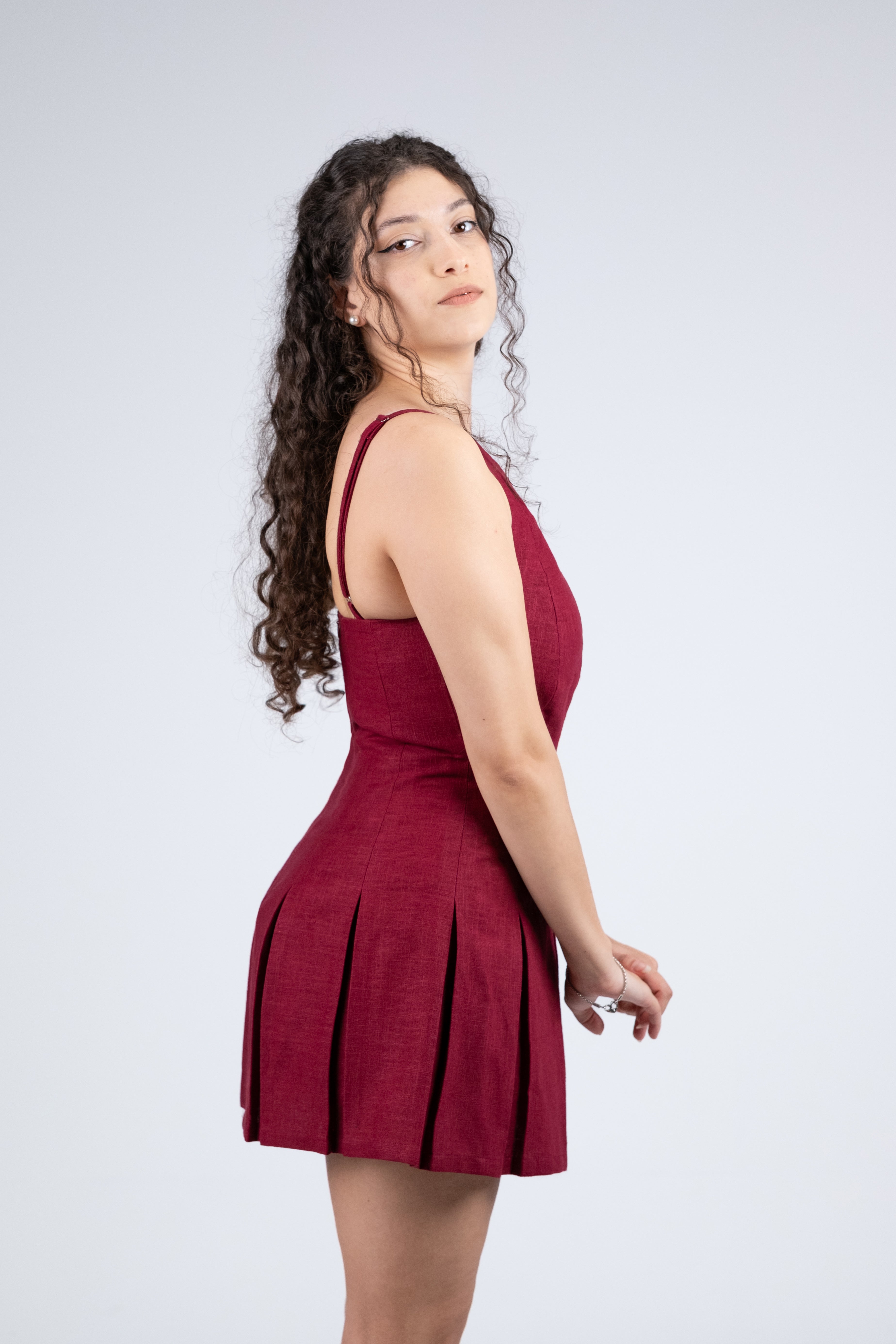 Vestido Curto com Pregas