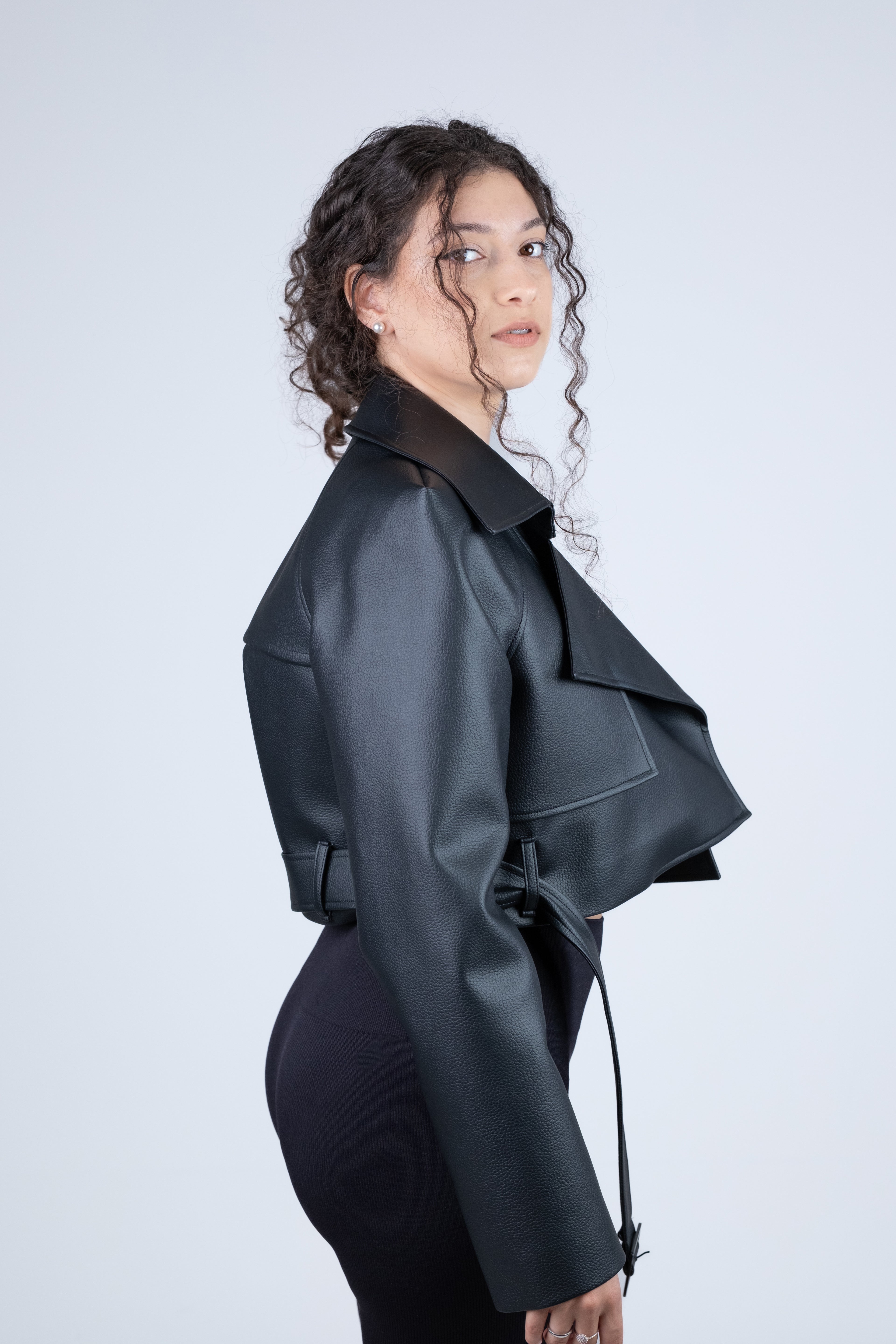Blusão Biker Curto Oversize Efeito Pele