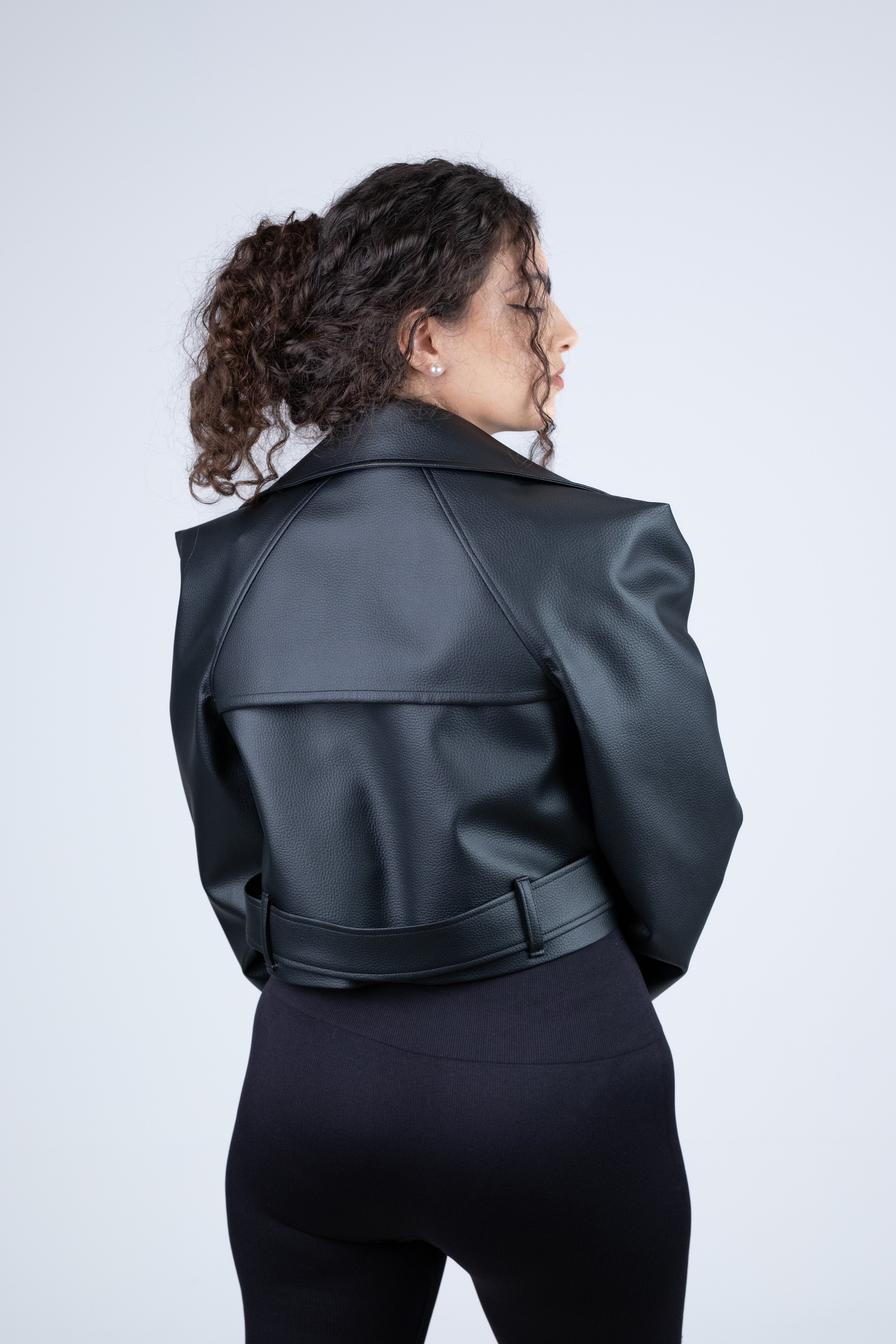 Blusão Biker Curto Oversize Efeito Pele
