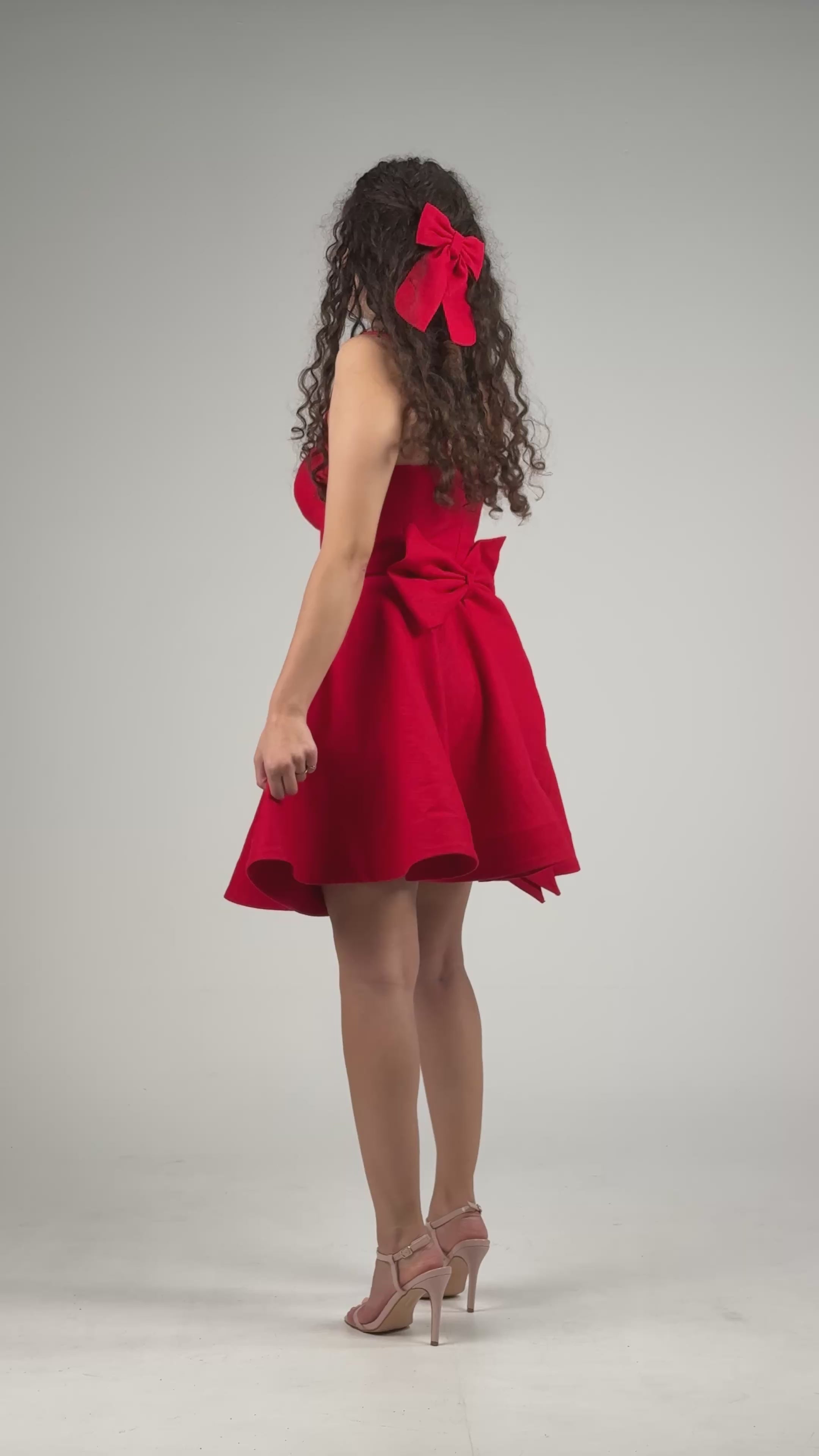 Vestido Curto com Laço